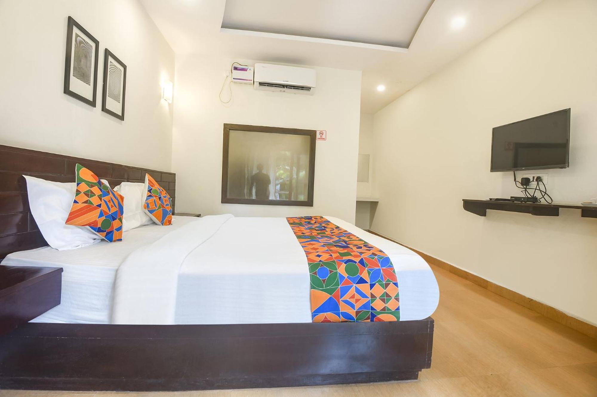 Fabhotel La Volga - Nr Morjim Beach Zewnętrze zdjęcie